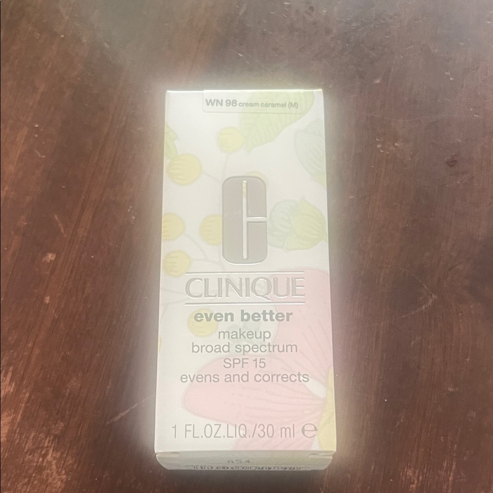 NIB Clinique Even Better Makeup SPF 15 - Cream Caramel